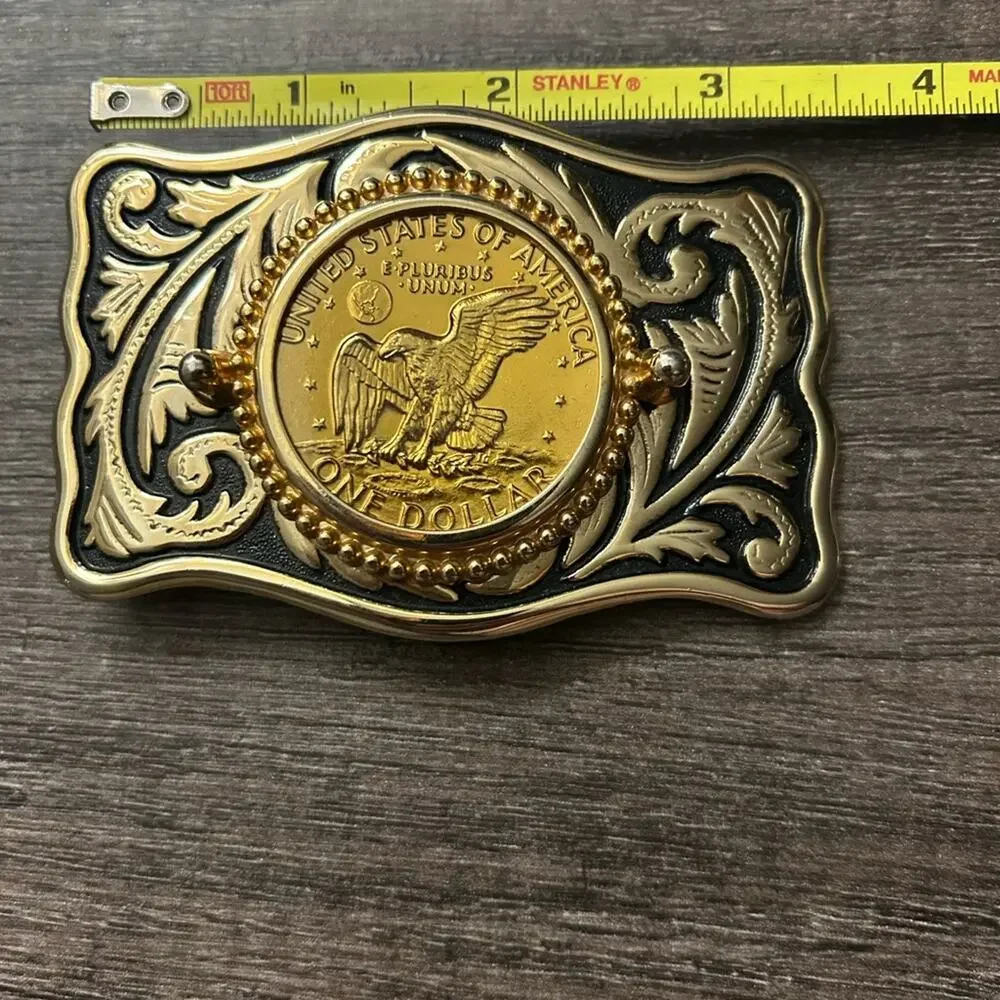 Gold USA E Pluribus Eagle One Dollar men’s belt buckle.